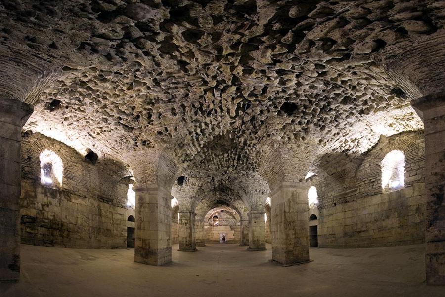 Luxury Apartment In Ancient City สปลิท ภายนอก รูปภาพ